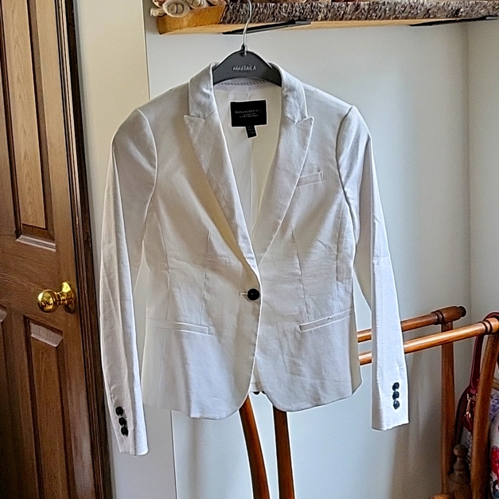 Banana Republic linen blend white blazer